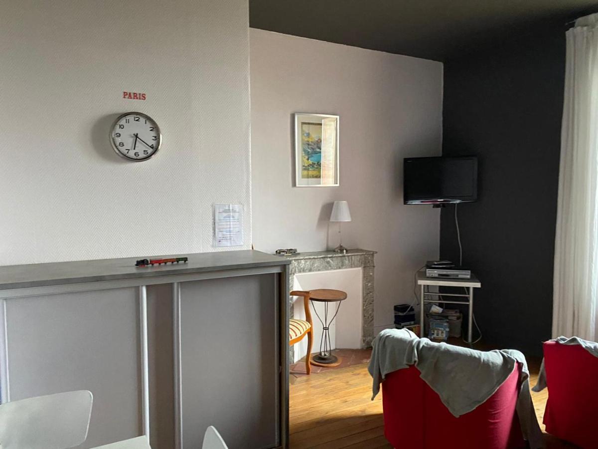 Bed and Breakfast La Gare Gondrin Екстер'єр фото