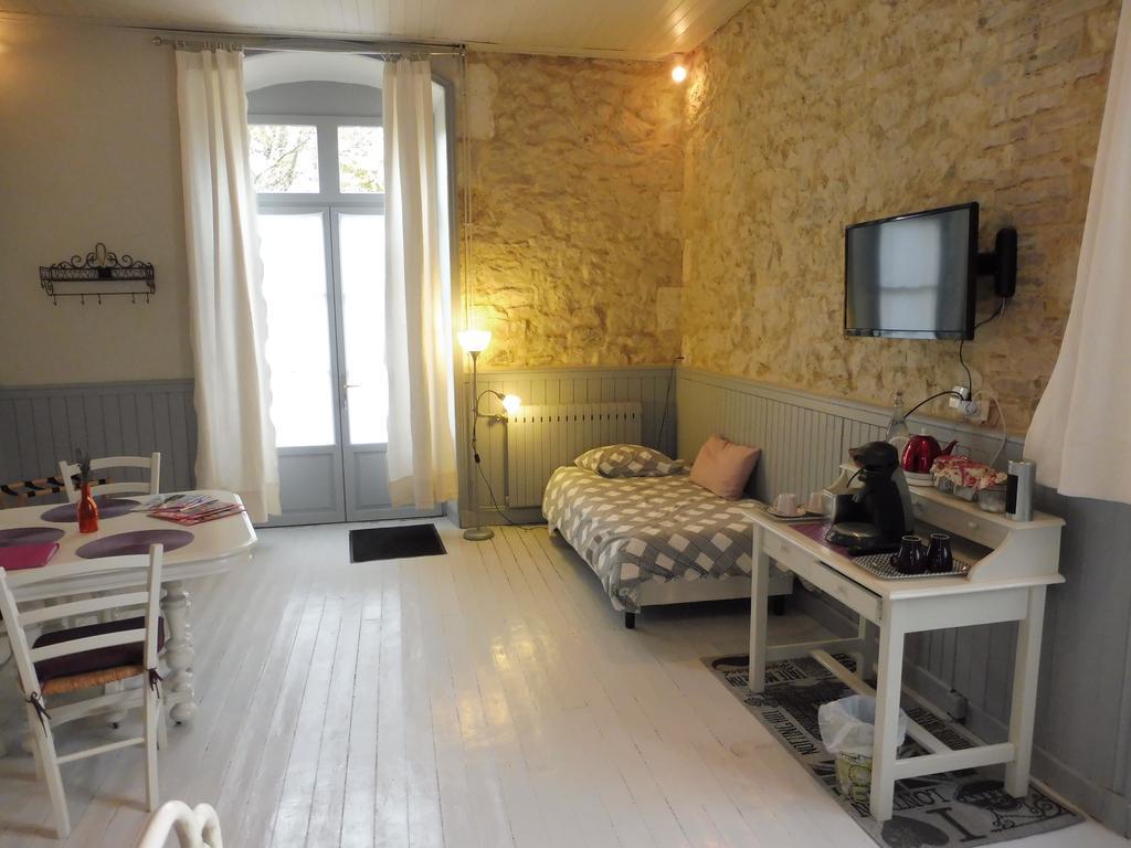 Bed and Breakfast La Gare Gondrin Екстер'єр фото